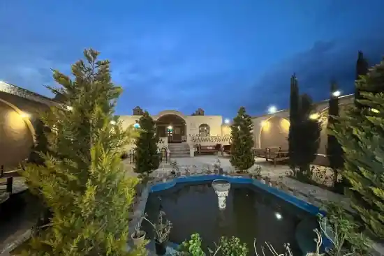 اقامتگاه بومگردی گلناردخت