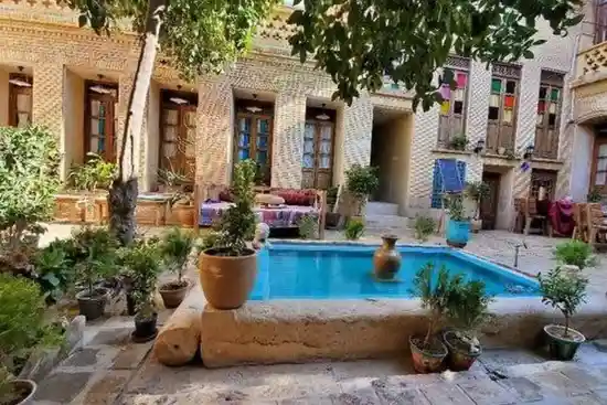 اقامتگاه سنتی ماه منیر