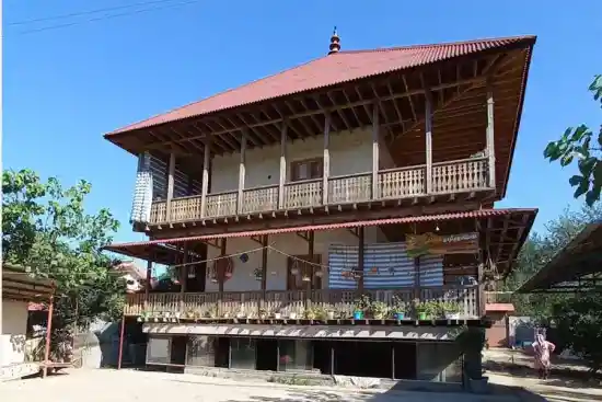 اقامتگاه بومگردی شاه ماهی