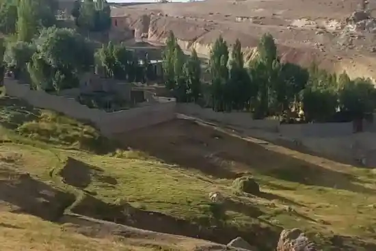 اقامتگاه بومگردی اسپرخون