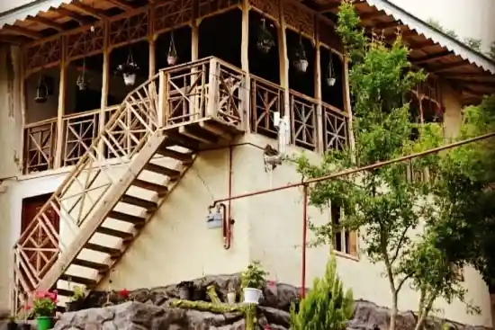 اقامتگاه بوم‌گردی کیاتاج