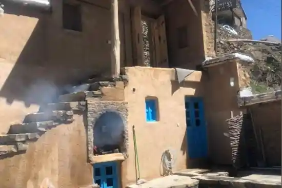 اقامتگاه بومگردی تاو