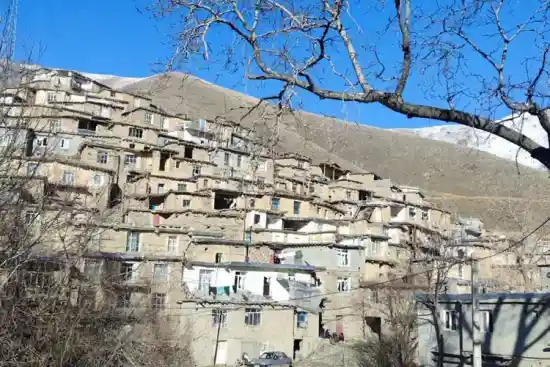 اقامتگاه بومگردی سروه