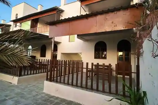 اقامتگاه بومگردی جالبوت بوشهر