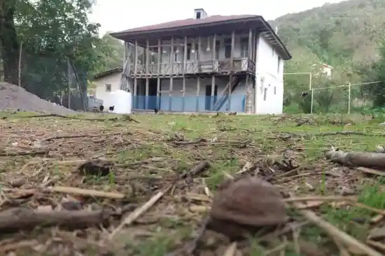 اقامتگاه بومگردی وارش