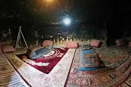 اقامتگاه بومگردی بُن میمند