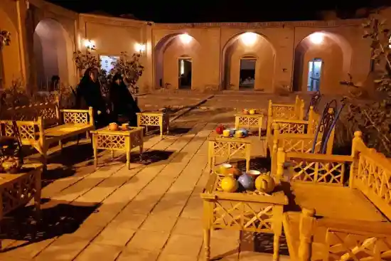 اقامتگاه بوم‌گردی تهمینه