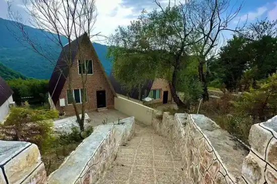 اقامتگاه بومگردی بهشت پنهان