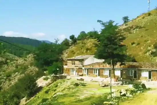 اقامتگاه بوم‌گردی سرزمین پدری