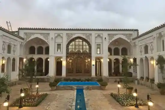 اقامتگاه سنتی صالحی