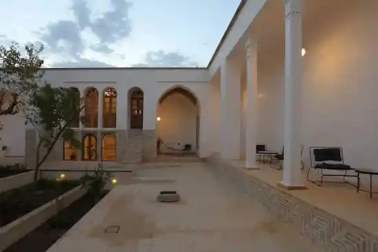 بوتیک هتل درختی