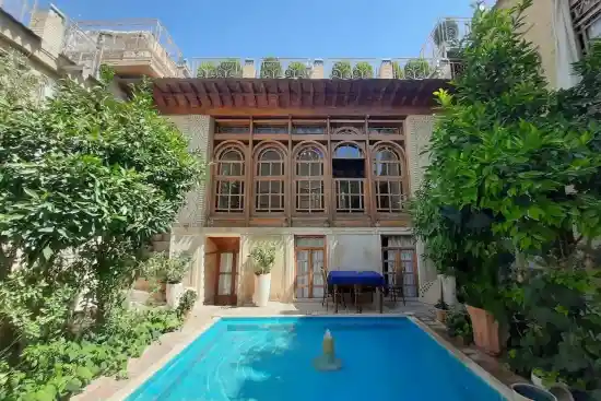 بوتیک هتل راوی