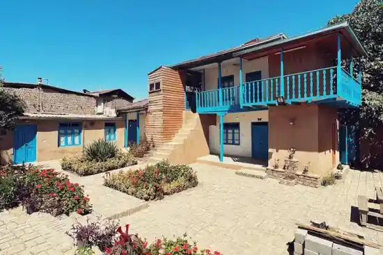 اقامتگاه بومگردی ددنگه