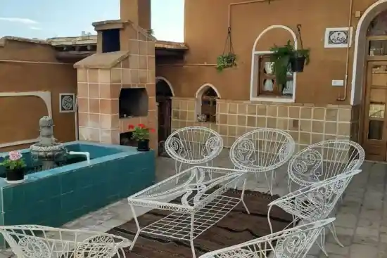 اقامتگاه بومگردی سرای پله و طاقچه