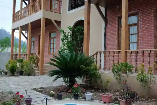 اقامتگاه بومگردی عمارت توسکا