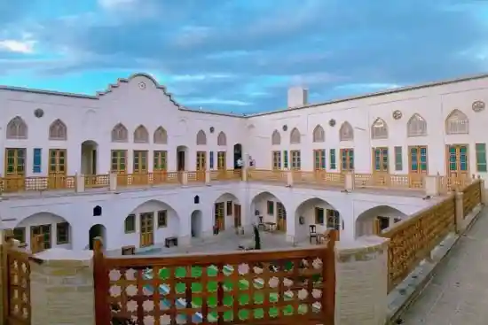 اقامتگاه سنتی خانه ادیب