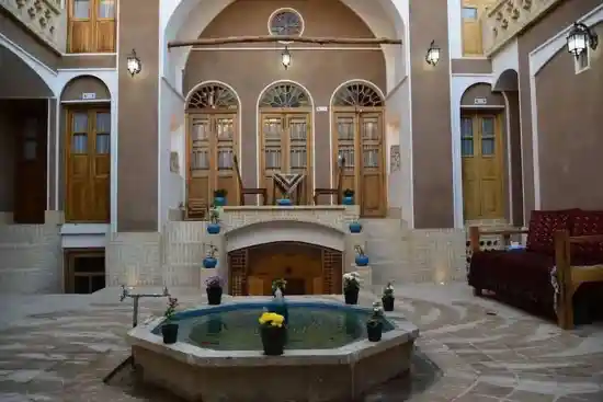 اقامتگاه بومگردی سرای سایه