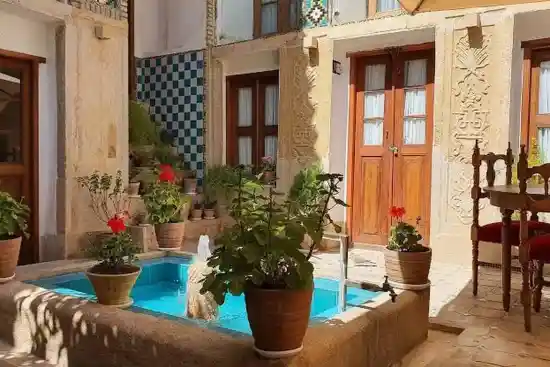 اقامتگاه سنتی خانه والاد-1