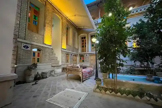 اقامتگاه بوم‌گردی سرای همایونی