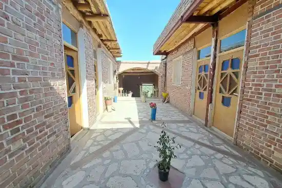 اقامتگاه بومگردی آتر