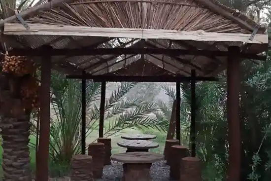 اقامتگاه بومگردی بهارنارنج