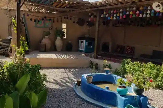 اقامتگاه بومگردی خانه کورشک