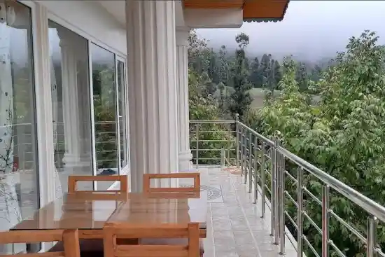 ویلای آپادانا