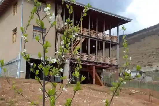 اقامتگاه بومگردی ستاره گیلان