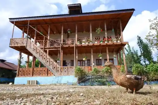 اقامتگاه بومگردی داروک