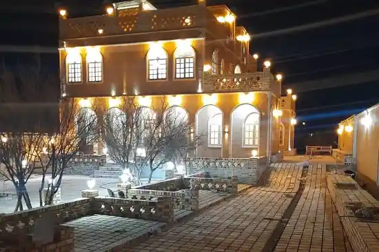 اقامتگاه بومگردی شمس العماره باغستان