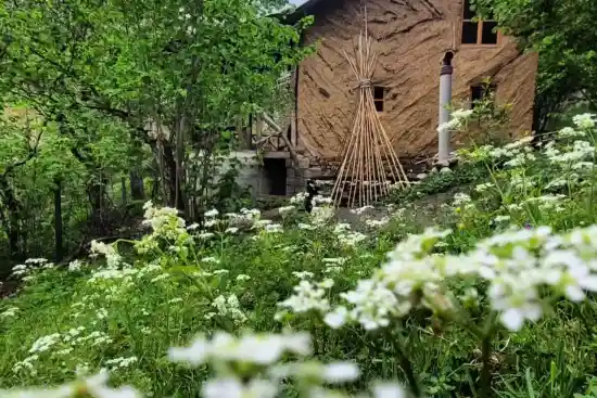 کلبه فیروزه ای