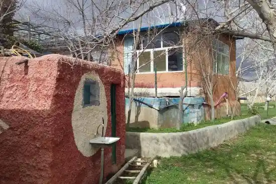 اقامتگاه بومگردی شاهدان