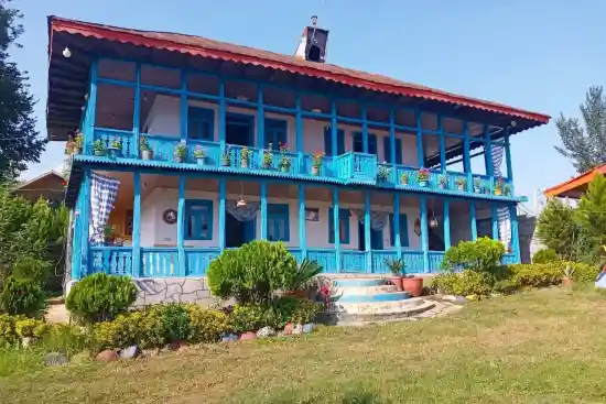 اقامتگاه بومگردی کلبه لاجون