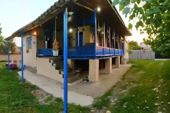 اقامتگاه سنتی لاکو