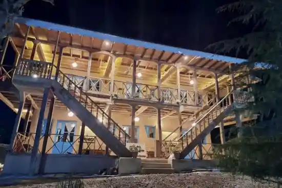 اقامتگاه بومگردی سایه ارغوان