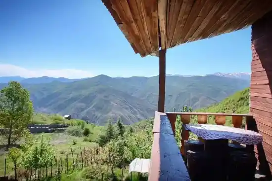 کلبه باغ صنم