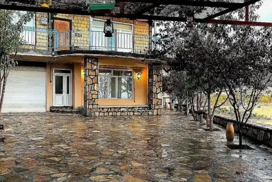 اقامتگاه بومگردی آریو