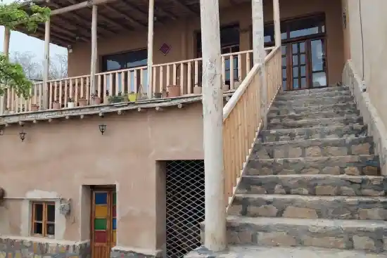 اقامتگاه بومگردی هلین