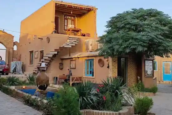 اقامتگاه بومگردی قدیم ندیما