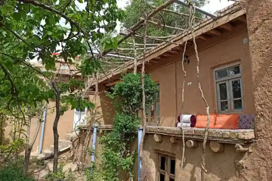 اقامتگاه بوم‌گردی رویین دژ