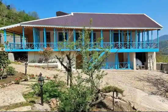 اقامتگاه بومگردی باران