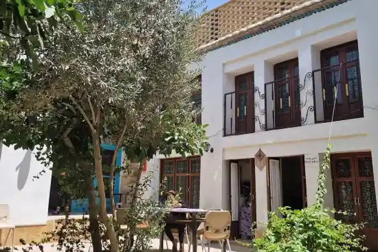 اقامتگاه بومگردی طاها