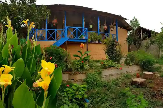 اقامتگاه بومگردی گلبند