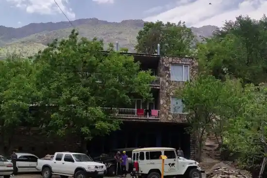 اقامتگاه بومگردی ژیوار