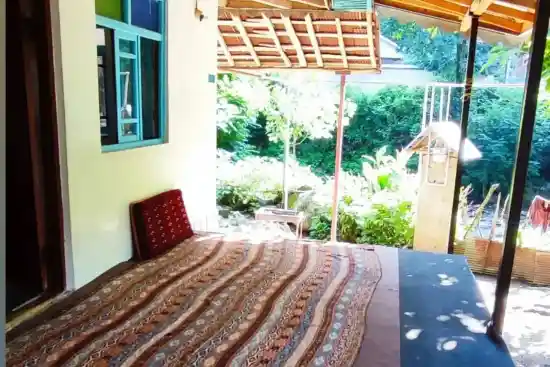 اقامتگاه بومگردی ماه تی تی