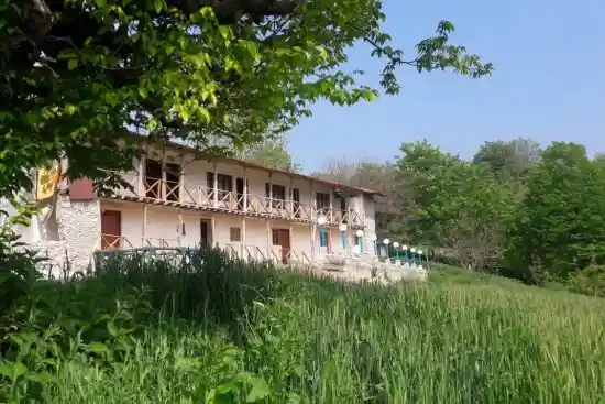 اقامتگاه بوم‌گردی الماس هزارجریب