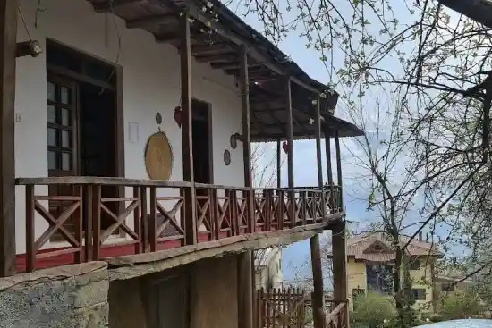 اقامتگاه بومگردی چام و چاشت