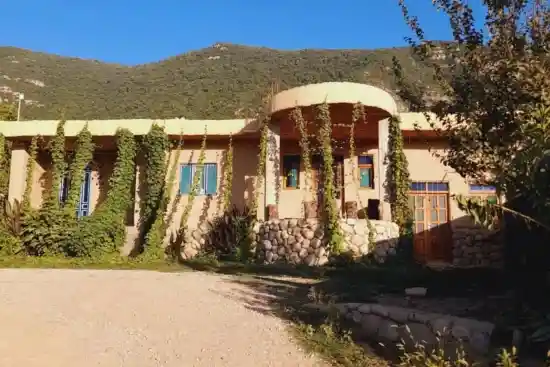 اقامتگاه بومگردی چشمه زاو