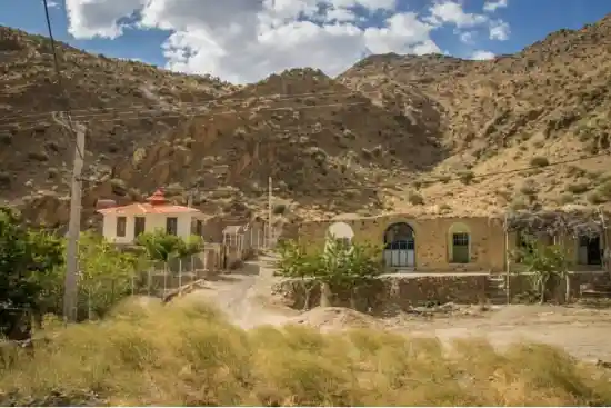 اقامتگاه بوم‌گردی هنگو