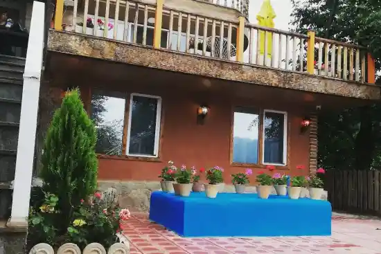 اقامتگاه بومگردی درفک